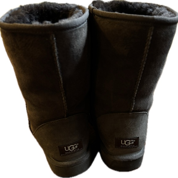 UGG Classic Short II Boots - Picture 6 of 9
